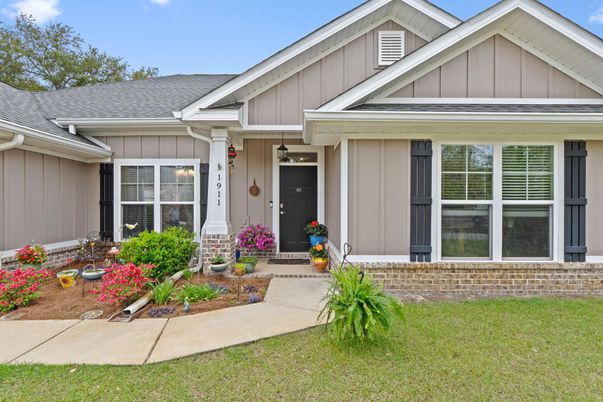 Exterior, Facade, American Craftsman