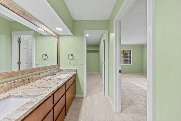 Bathroom, Dual Sink Vanities, Interior, Recessed Lighting