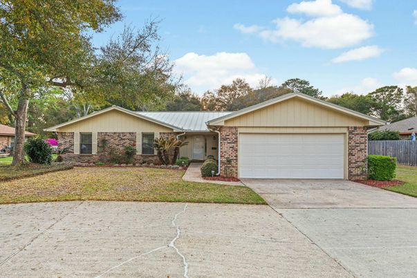 Attached, Exterior, Facade, Brick Facade, Ranch