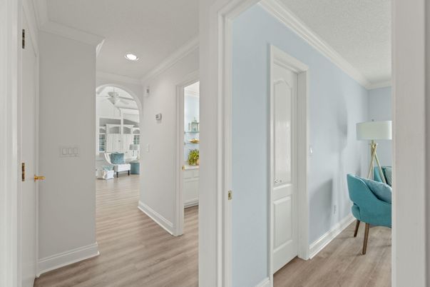 Interior, Recessed Lighting, Wood Texture Flooring