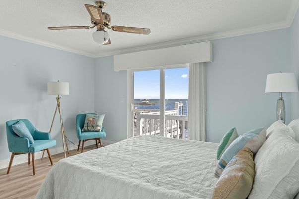 Bedroom, Interior, Water, Wood Texture Flooring