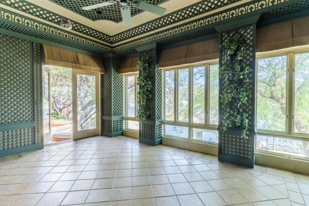 Empty room, Interior, Sun Room