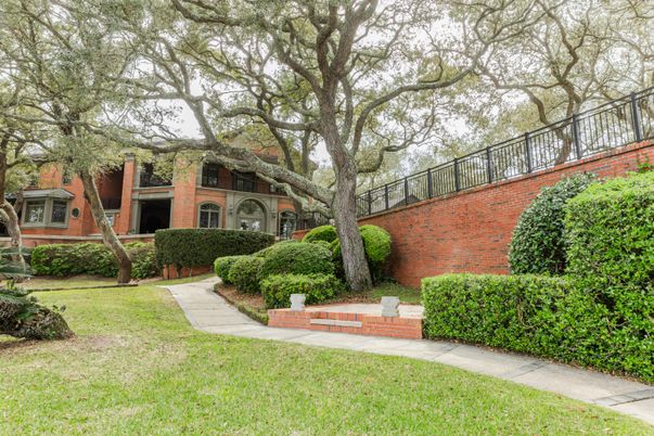 Backyard, Exterior, Facade, Brick Facade, Rowhouse
