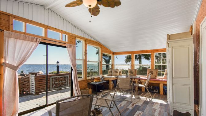 Dining room, Interior, Sun Room, Water, Wood Texture Flooring