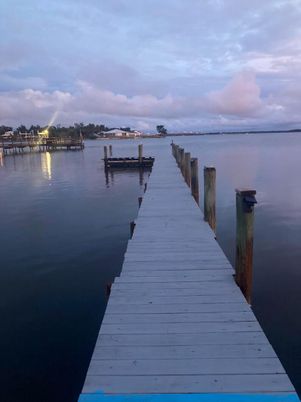 Exterior, Lake