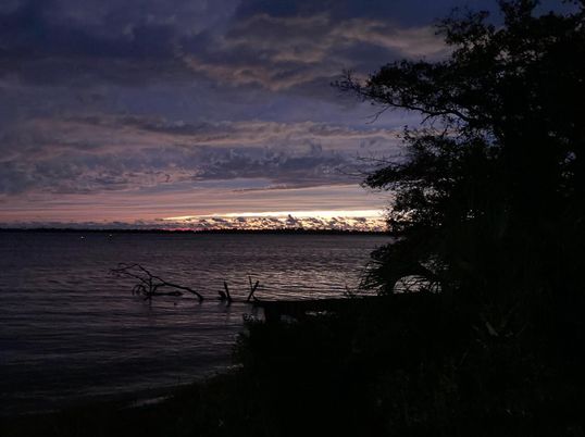 Exterior, Lake