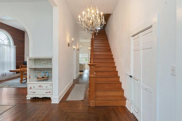 Chandelier, Interior, Wood Texture Flooring