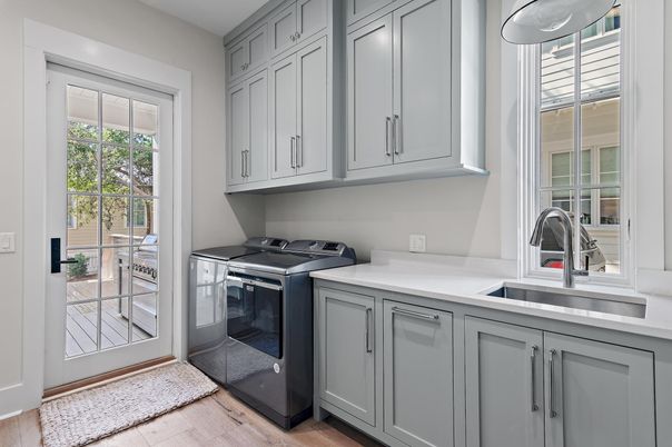 Interior, Washer, Wood Texture Flooring