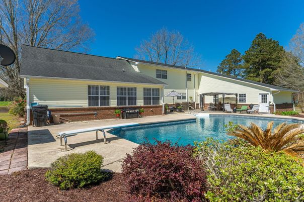 Exterior, Pool