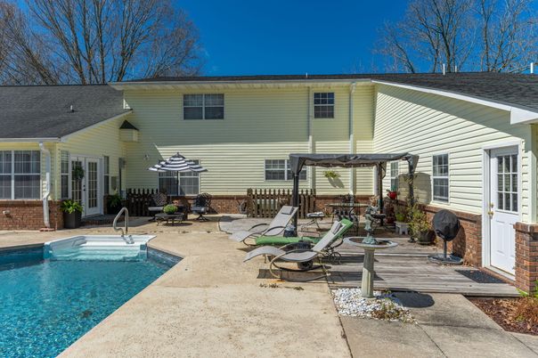 Exterior, Pool