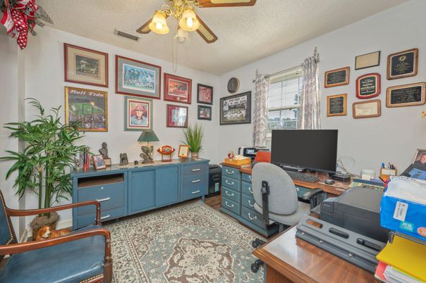 Home Office, Interior