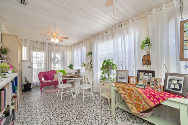 Dining room, Interior