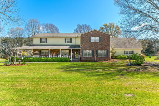 Backyard, Exterior, Facade, Brick Facade, Split Level