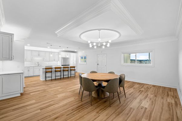 Chandelier, Dining room, Interior, Kitchen, Pendant Lights, Recessed Lighting, Wood Texture Flooring