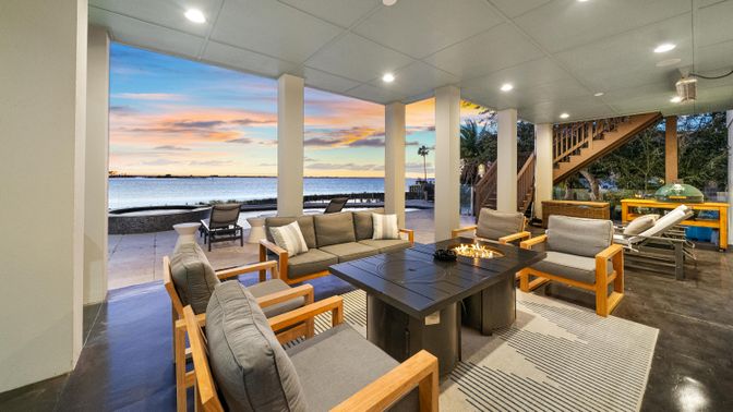 Interior, Living room, Recessed Lighting, Water