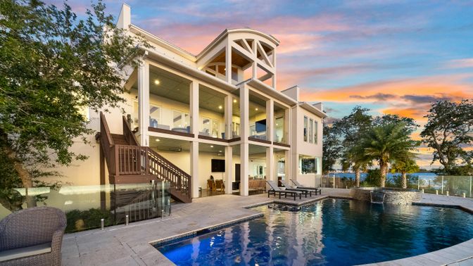 Exterior, Pool