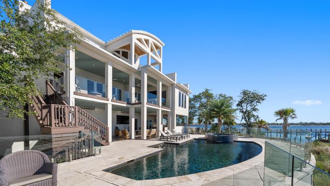 Exterior, Pool, Water
