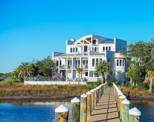 Exterior, Lake