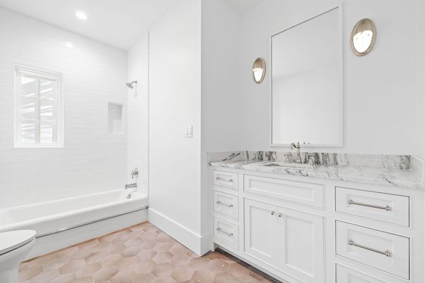 Bathroom, Interior, Recessed Lighting