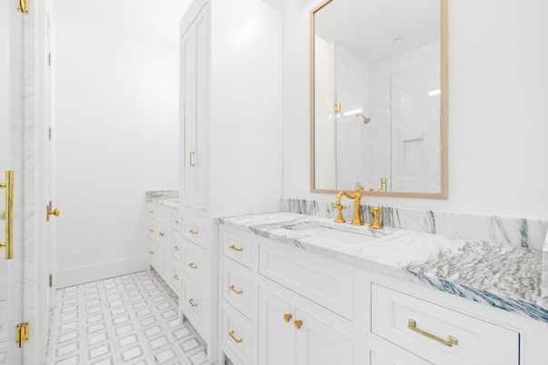Bathroom, Dual Sink Vanities, Interior