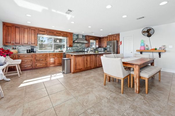 Dining room, Interior, Kitchen, Recessed Lighting, Stainless Steel Appliances