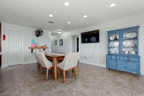 Dining room, Interior, Recessed Lighting