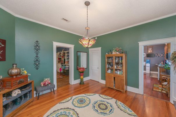 Interior, Pendant Lights, Wood Texture Flooring