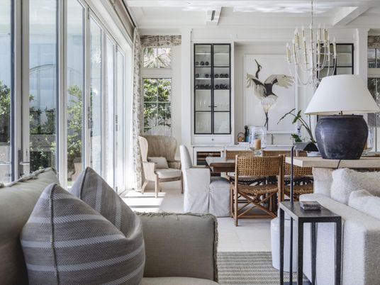 Chandelier, Dining room, Interior, Living room