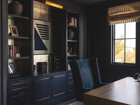 Home Office, Interior