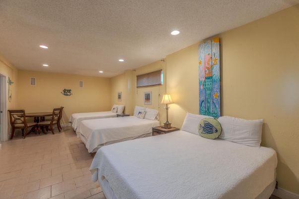 Bedroom, Dining room, Interior, Recessed Lighting