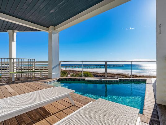 Exterior, Pool, Water