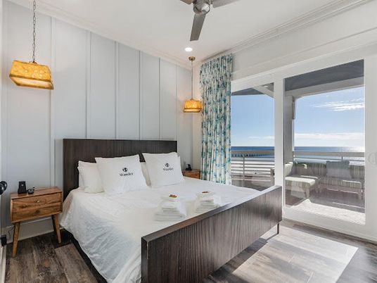 Bedroom, Interior, Pendant Lights, Recessed Lighting, Water, Wood Texture Flooring