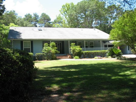 Backyard, Exterior, Facade, Ranch