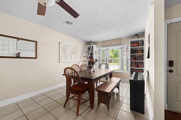 Dining room, Interior