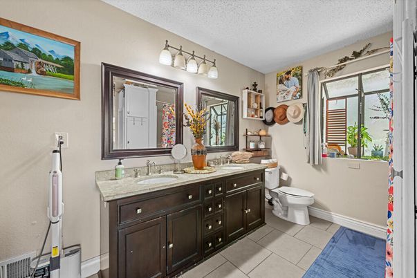 Bathroom, Dual Sink Vanities, Interior