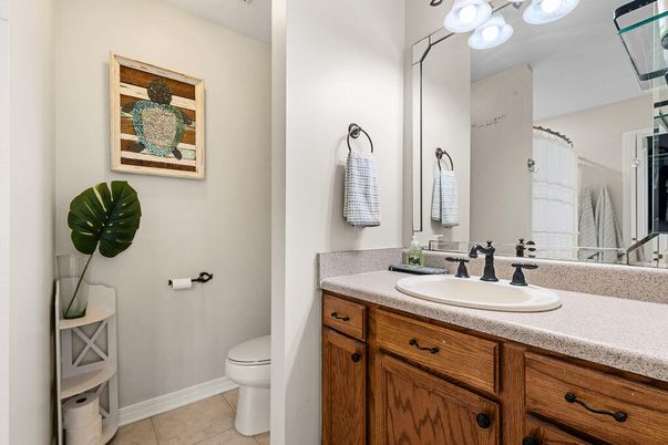 Bathroom, Dual Sink Vanities, Interior