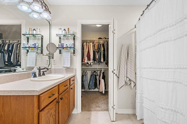 Bathroom, Interior, Walk-in Closets