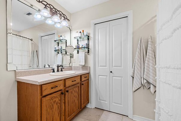 Bathroom, Dual Sink Vanities, Interior