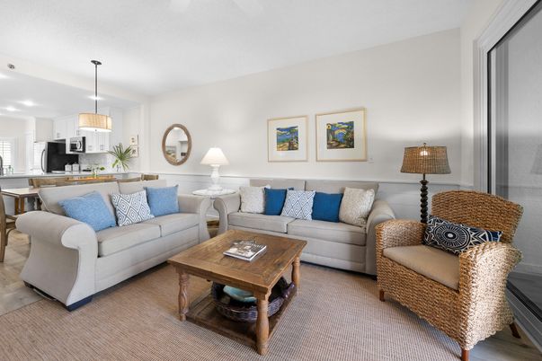 Interior, Kitchen, Living room, Pendant Lights, Recessed Lighting, Stainless Steel Appliances