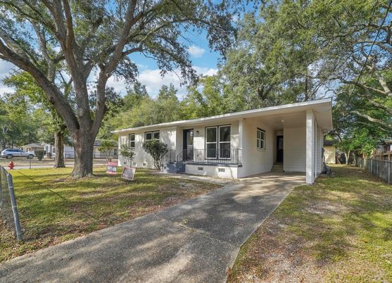 Backyard, Exterior, Facade, Ranch