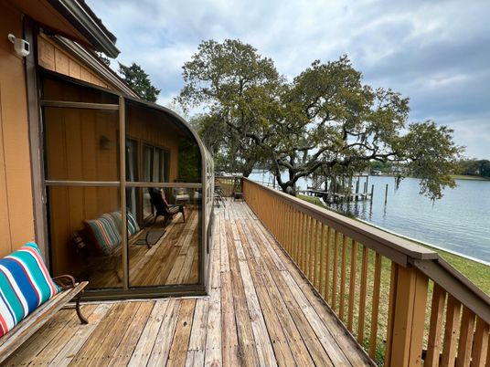 Exterior, Water