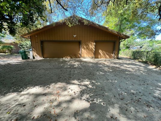 Detached Garage, Exterior