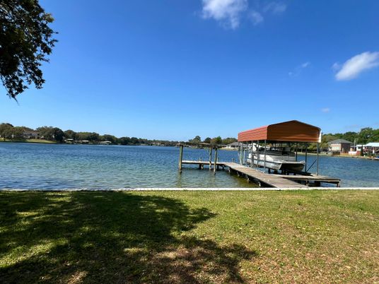 Exterior, Lake