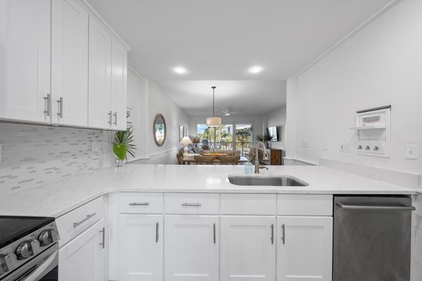 Dining room, Interior, Kitchen, Pendant Lights, Recessed Lighting