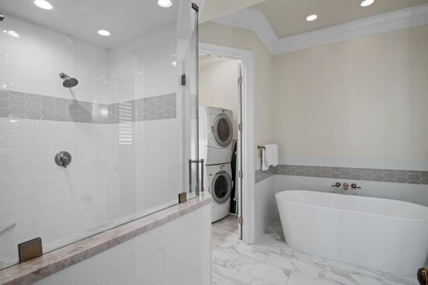 Bathroom, Free Standing Baths, Interior, Marble, Recessed Lighting, Washer