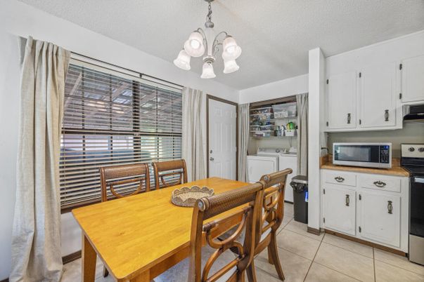 Chandelier, Dining room, Interior, Kitchen