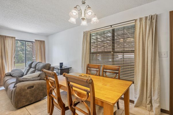 Chandelier, Dining room, Interior, Living room