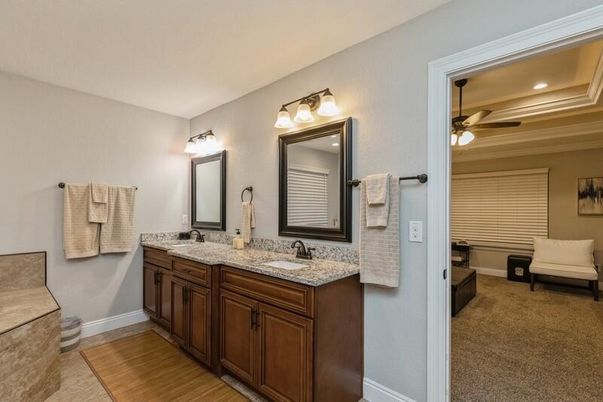Bathroom, Dual Sink Vanities, Interior, Recessed Lighting