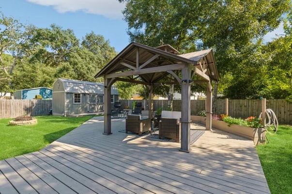 Backyard, Exterior