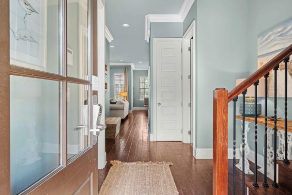 Interior, Recessed Lighting, Wood Texture Flooring